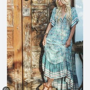 Spell Oracle Maxi Dress in Sage Size M. EUC